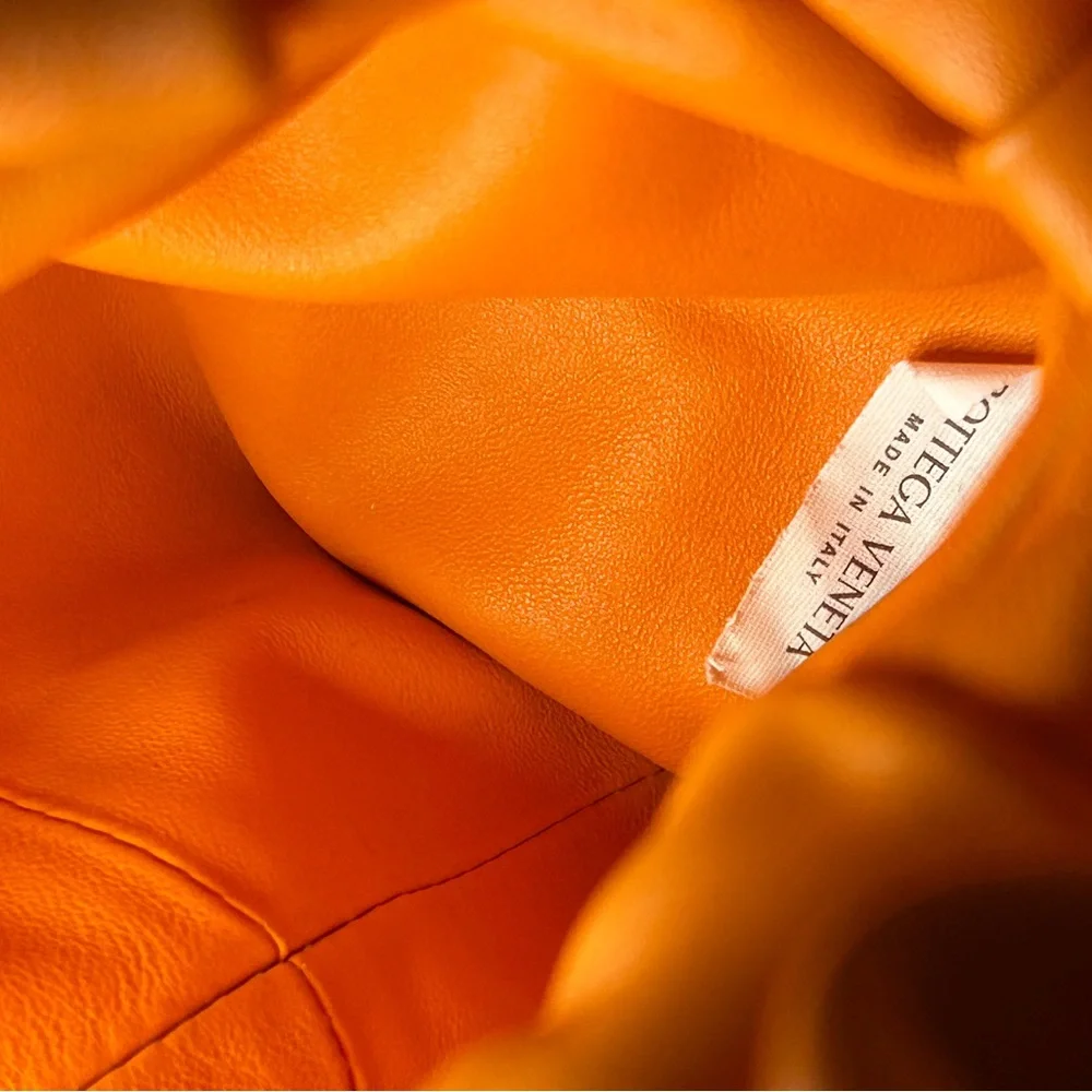 BOTTEGA VENETA Shoulder Pouch leather Bag. Excellent . - Picture 6 of 9